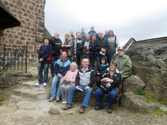 Členové KASu na hradě Lokti.
