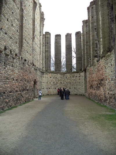 Panenský Týnec - ruiny kláštera.